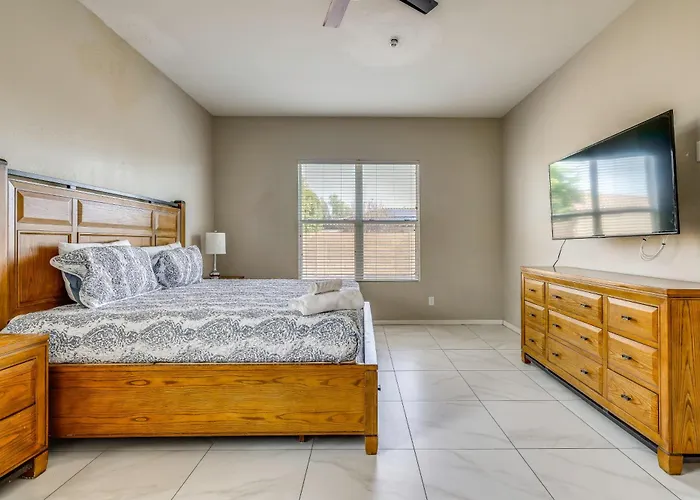 'rapt Expression' W/ Patio! Holiday home Queen Creek